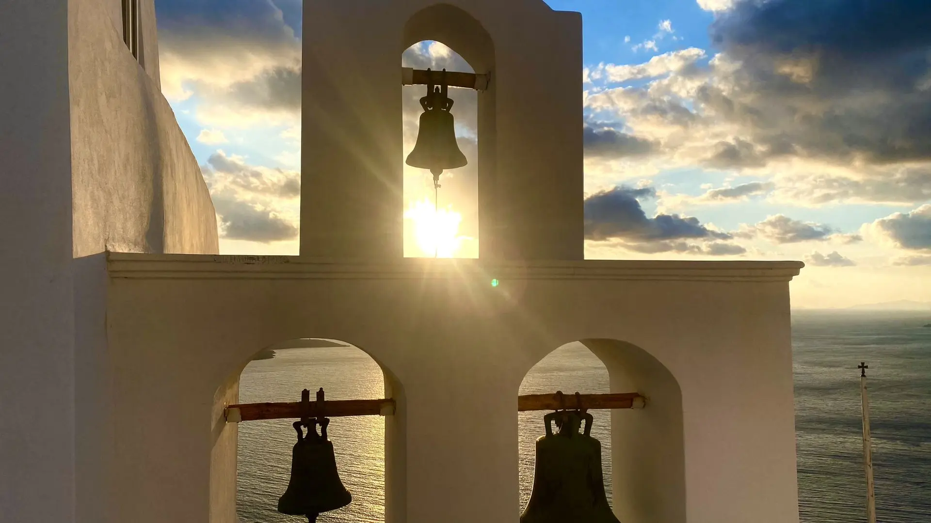 trouver un logement à santorin en avril